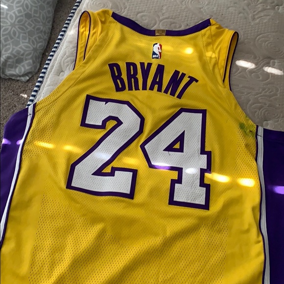 Kobe Bryant jersey 24 Lakers - Picture 4 of 8